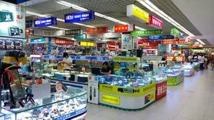 En los negocios de Shenzhen se puede comprar cualquier dispositivo tecnológico imaginable
