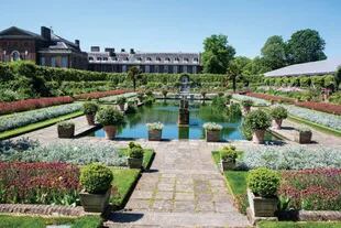El "Jardín Hundido" era el spot preferido de Diana, quien tras su separación del príncipe Carlos siguió viviendo en Kensington. Hoy es uno de los lugares favoritos de Harry y Meghan, de hecho allí anunciaron su compromiso el año pasado.