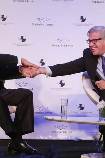 Mario Vargas Llosa y Luis Almagro