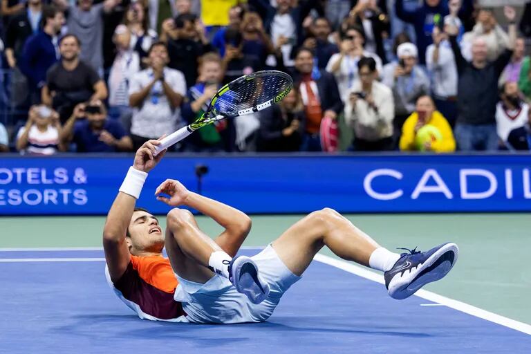 Carlos Algarz salva un match point, conquista un match point, gioca in semifinale e passa al numero 1