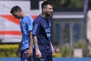 Por qué se suspendió la reunión entre Messi y Scaloni en Rosario y cuándo se juntarían