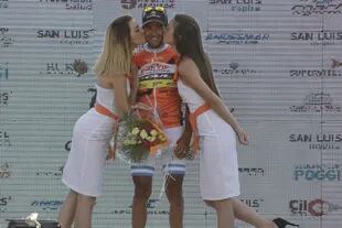 Daniel Díaz celebra su segundo título en el Tour