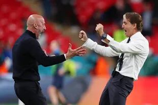 Roberto Mancini y Gianluca Vialli, un abrazo de campeones en Wembley, el 26 de junio de 2021