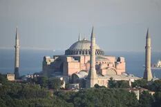 Conflicto en puerta. Turquía reconvierte la icónica Santa Sofía en una mezquita