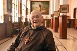 La historia del fraile capuchino que, a sus 96 años, sigue trabajando mañana y tarde, y fue nombrado Cardenal