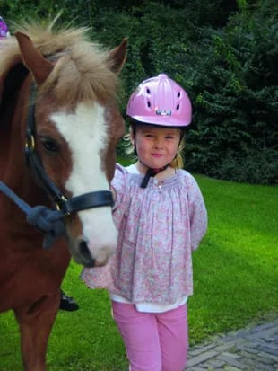 La princesa Amalia cultiva su pasión por la equitación desde muy chica