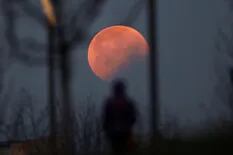 "Luna de trueno": cómo y cuándo ver el eclipse que podrá apreciarse esta noche