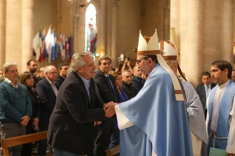 El arzobispo de Mercedes-Luján pidió “disculpas” por la confusión que generó la misa para Cristina