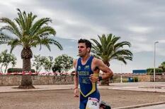 El triatleta argentino que festejó que ganaba... y lo pasaron en los últimos seis metros