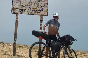 El argentino que cruzó el desierto del Sahara en bicicleta y batió un nuevo récord Guinness