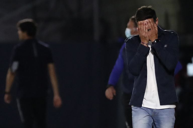 Kily González hace un gesto durante el partido de cuartos de final de la Copa Sudamericana que disputan Bragantino y Rosario Central: el equipo argentino hizo todo lo posible, pero no le alcanzó