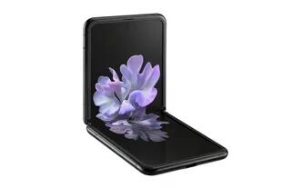 El nuevo Galaxy Z Flip de Samsung es un teléfono con un diseño compacto equipado con una pantalla plegable