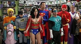 Los protagonistas de The Big Bang Theory también se animaron a ser los héroes de la casa DC