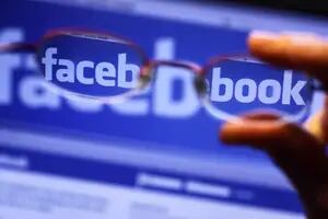 Más polémica para Facebook, por almacenar SMS y llamadas