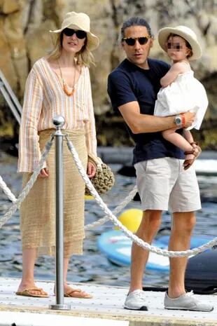 Marta con Carlos Torretta y su hija Matilda, en la Riviera francesa.
