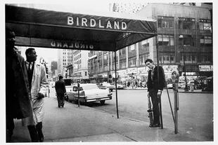 Birdland, el célebre club de jazz de Manhattan fundado en 1949 en la calle 52, en honor a Charlie Parker. Hoy funciona en la calle 44