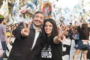 Luana Volnovich junto a Máximo Kirchner, el líder de La Cámpora