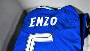Enzo Fernández utilizará la N° 5 en Chelsea