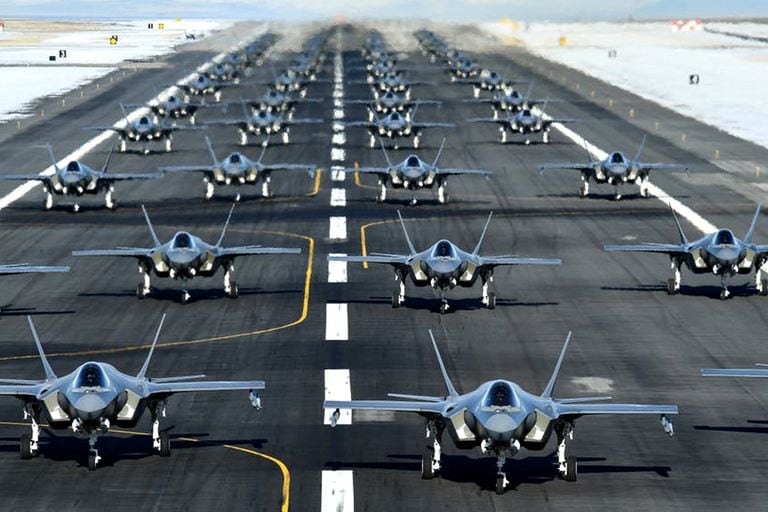 Los aviones militares norteamericanos en una prueba en la base Hill, en Utah