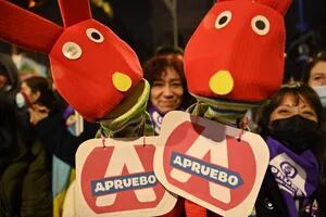 Qué pasará el lunes en Chile después del histórico plebiscito sobre la nueva Constitución