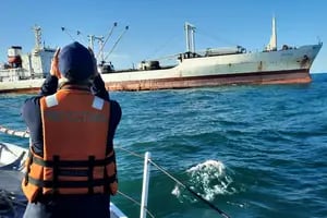 Aplican una sanción a un buque de bandera panameña por operar sin permiso en las Islas Malvinas