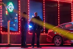 La atención sobre la ola de violencia contra asiáticos ganó envergadura tras un sangriento tiroteo en tres spas de Atlanta, en el que murieron ocho personas