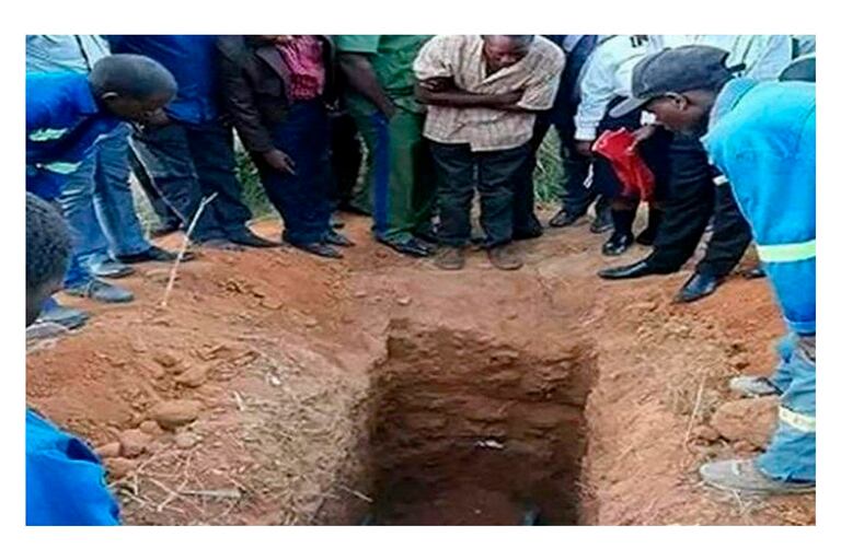Un pastor quiso que lo sepultaran vivo para “resucitar” como Jesús, pero murió