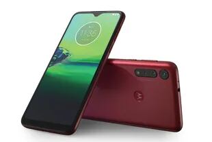 El Moto G8 Play es el hermano menor de la nueva generación de smartphones de Motorola, y cuenta con una triple cámara y 4000 mAh de batería