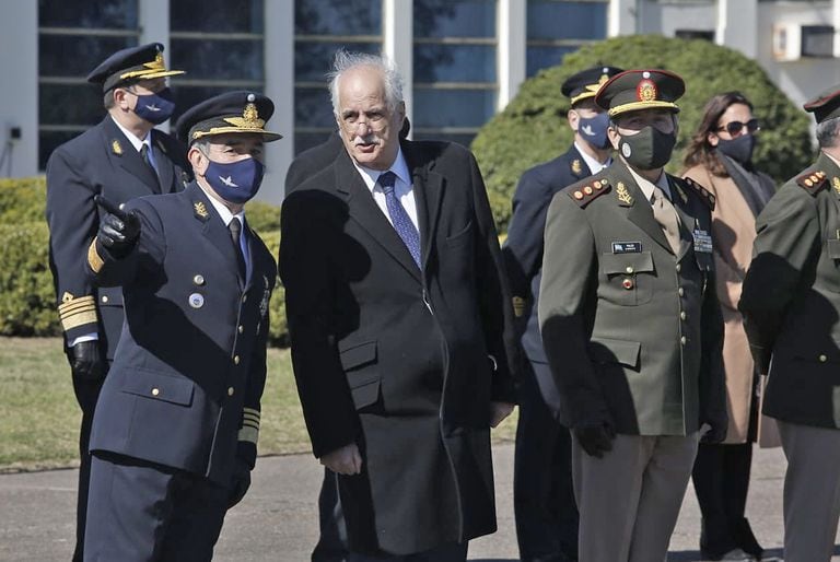 Acto del nuevo Ministro de Defensa Jorge Taiana en la Base Aérea de Morón