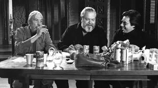 Junto a John Huston y Orson Welles durante el rodaje de Al otro lado del viento
