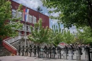 La OTAN despliega fuerzas adicionales en un país del este de Europa luego de que 30 soldados resultaran heridos