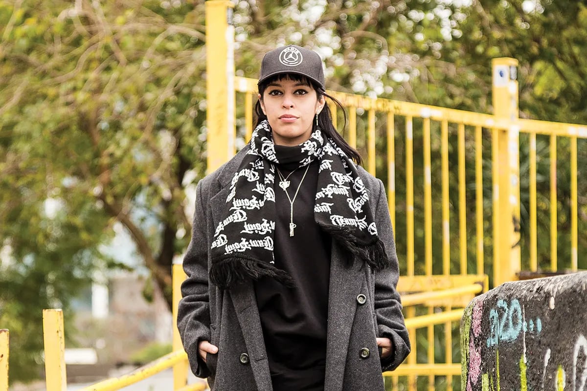 La diseñadora que viste a Cazzu y creó un proyecto de ropa low cost  inspirado en la vida cotidiana del conurbano - LA NACION