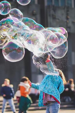 Las burbujas con una experiencia mágica para los más chicos