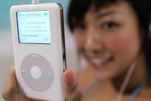 El iPod fue el aliado indispensable que tuvo iTunes Store en sus inicios, un legado que continuó el iPhone y el iPad con la tienda de aplicaciones de contenidos