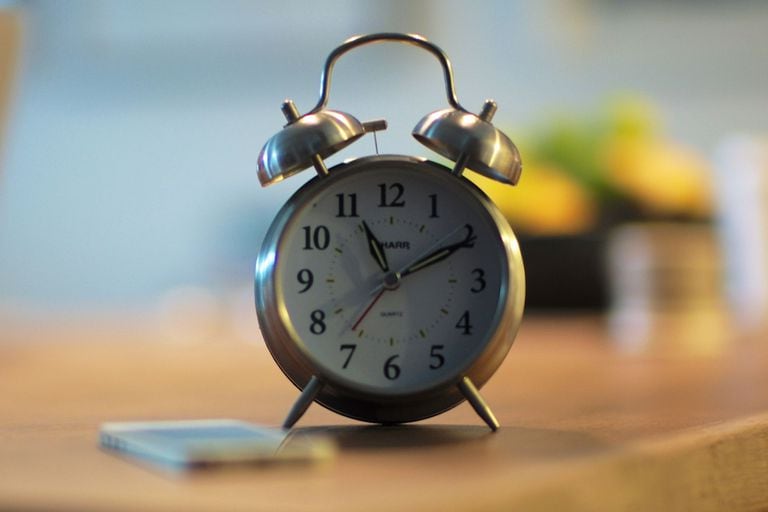 Por qué despertarse más temprano es una clave del éxito