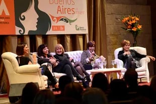 Las talentosas actrices Nora Cárpena, Mercedes Carreras, Zulma Faiad y Silvia Montanari en una charla íntima en la Comunidad AMIJAI