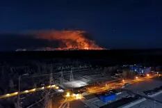 Alarma en Ucrania: bomberos luchan contra varios incendios en Chernobyl