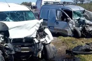 Tres muertos en un particular choque frontal en la autopista Rosario-Santa Fe