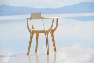 La silla ‘Eutopia’ fue concebida y producida en absoluta soledad, de principio a fin, en Salta.