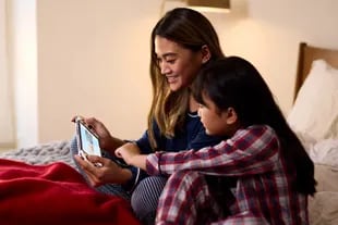 La nueva Nintendo Switch OLED tiene más memoria interna (64 GB) pero el mismo tamaño general que el modelo presentado en 2016
