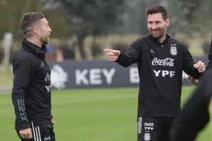 Papu Gómez y una divertida declaración de amor para Messi después de ganar la Finalissima