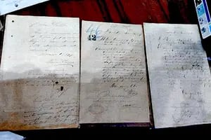 Un empleado de la Jefatura de Gabinete vendía documentos históricos firmados por Bartolomé Mitre y Julio A. Roca