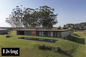 Un arquitecto argentino hizo una vivienda modular en Montevideo y la llevó a Punta del Este