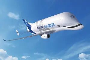 Cómo es el BelugaXL, el nuevo y gigantesco avión de carga de Airbus
