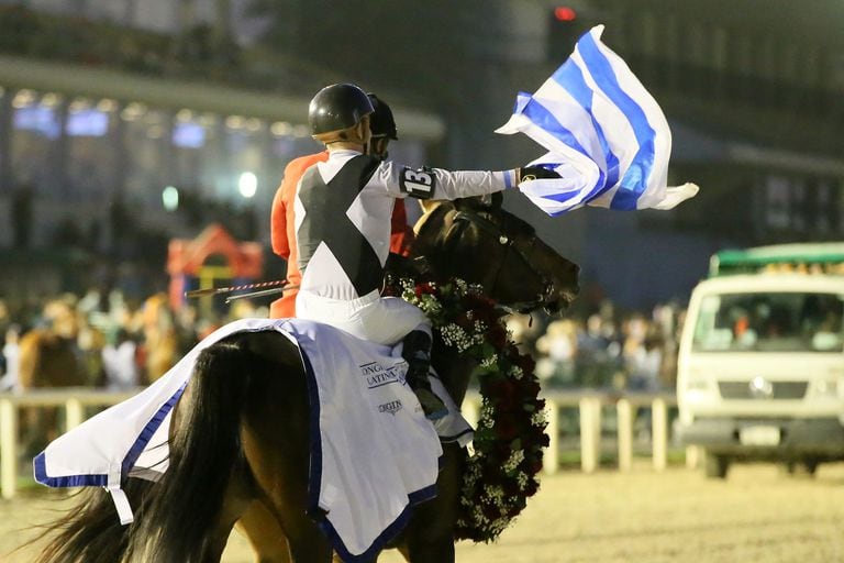 El caballo que venció a la muerte también ganó el Latinoamericano en tiempo récord