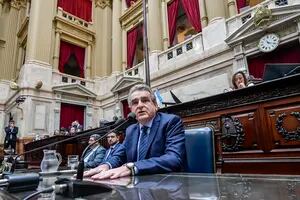 Rossi expone ante el Senado con el fallo de la Corte Suprema como telón de fondo