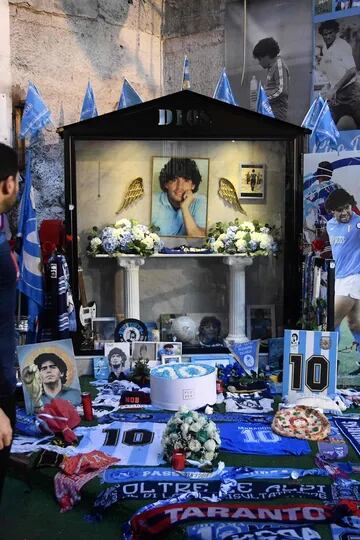 En imágenes: los homenajes a un año de la muerte de Maradona