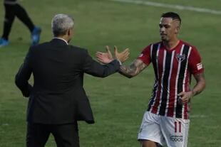 Antes de su llegada a San Pablo Crespo venía de sacar campeón de la Copa Sudamericana a Defensa y Justicia