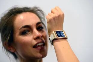 El Galaxy Gear aún no está disponible en la Argentina, pero se puede conseguir un Sony Smartwatch a 1499 pesos