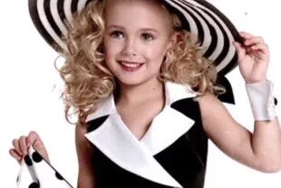 La niña había ganado muchos concursos de belleza infantil y solía aparecer en la televisión como una pequeña estrella